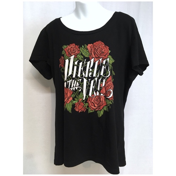 torrid Tops - TORRID Black Tee w/ Red Roses Size 2